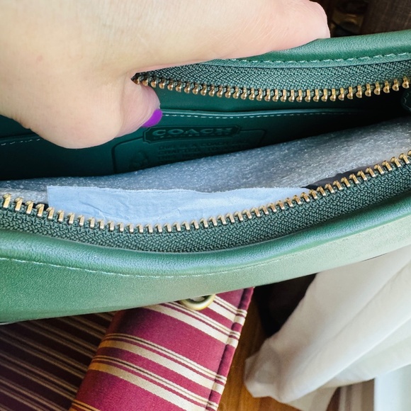 Coach Hamptons Hobo NWT- Green - Picture 6 of 7